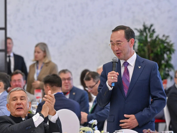 Айсен Николаев принял участие в деловом завтраке «Газпромбанка»