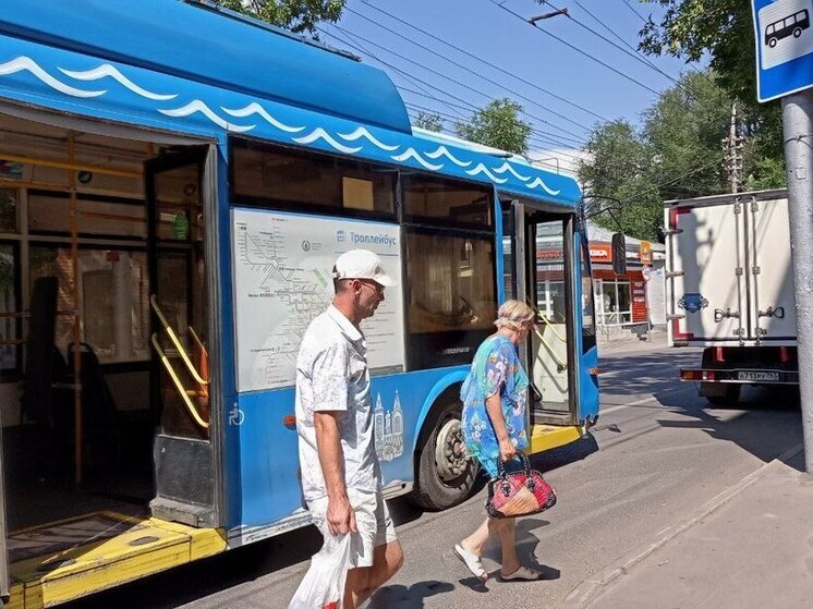 Губернатор обсудил расширение производства саратовских троллейбусов