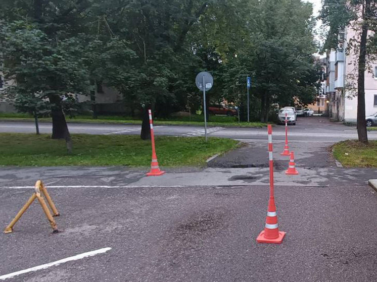 В Великом Новгороде юная автоледи сбила подростка на электросамокате