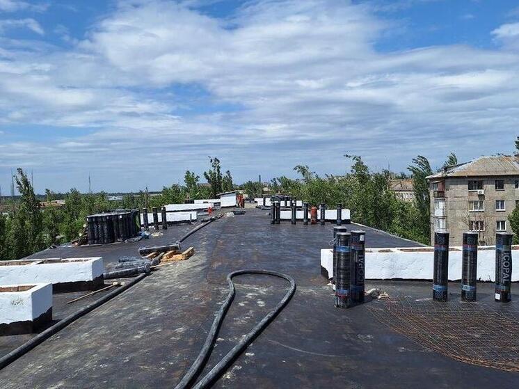 В ДНР проверяют аварийные крыши домов