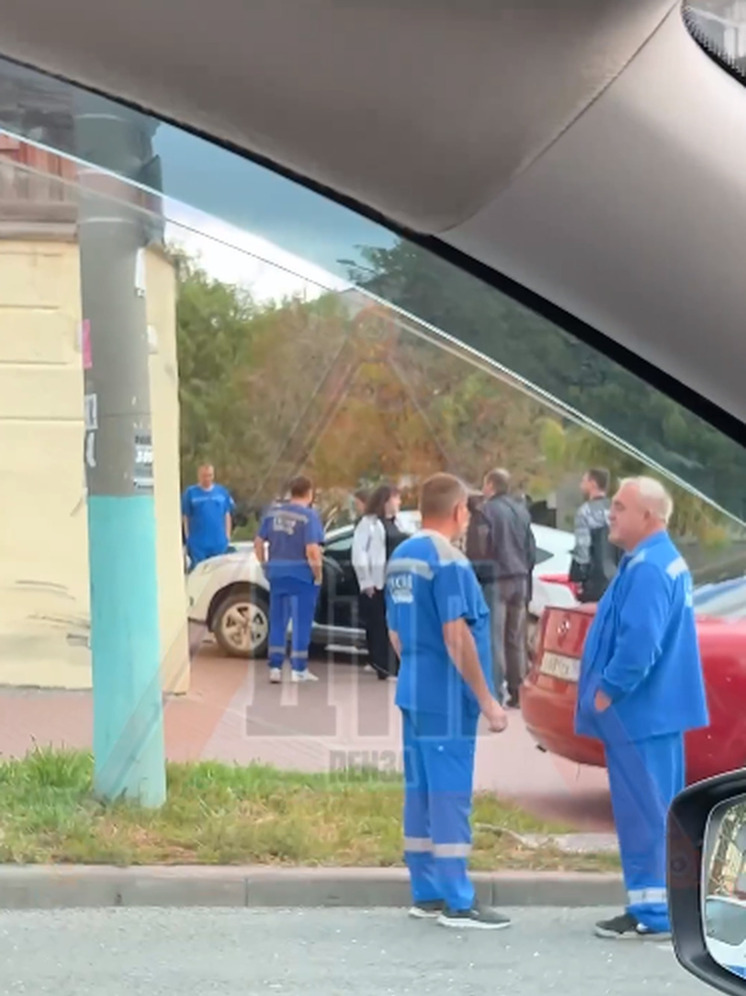 В Пензе на перекрёстке Чкалова и Красной произошло ДТП