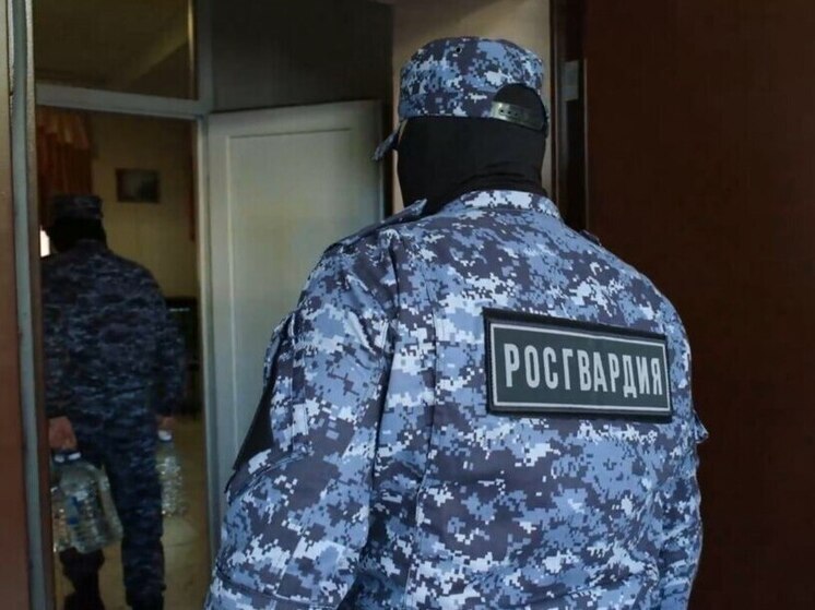 Сотрудники Росгвардии помогли доставить жителям ДНР более 1,5 тысяч литров воды