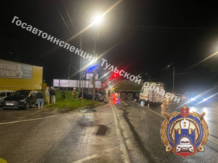 Под Тулой в ДТП с «КамАЗом» на трассе М-2 погибла женщина