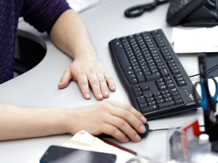 50 тысяч рублей составляет зарплата специалистов техподдержки в Псковской области