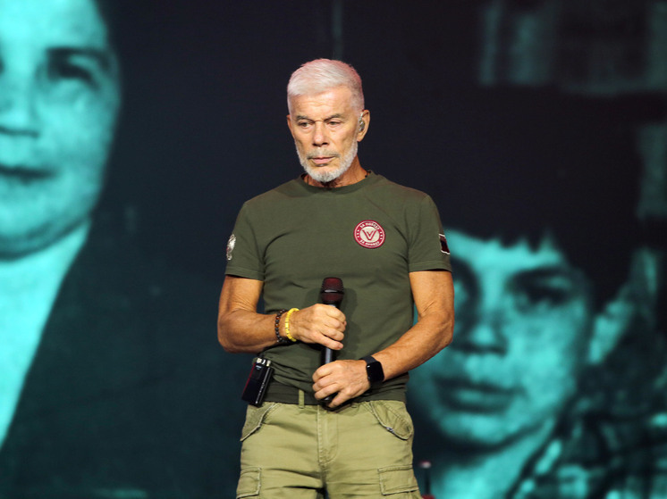 Газманов заявил, что они с женой отказались от «банальных» подарков в пользу путешествий