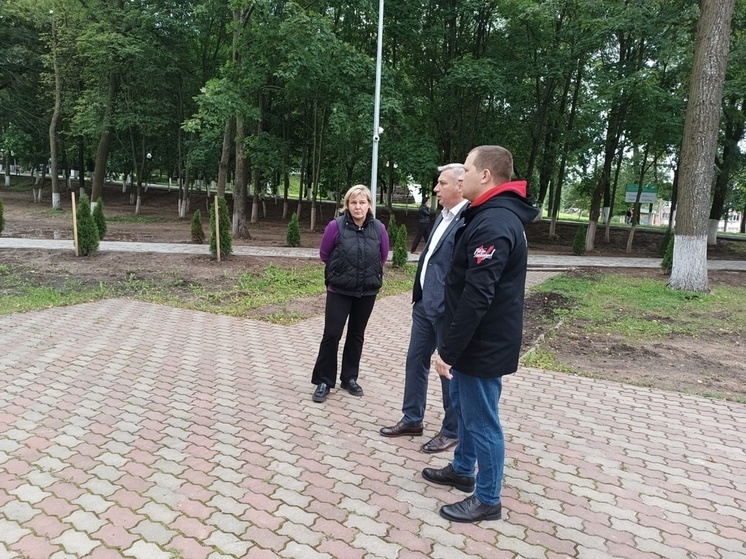 В Боровичах накажут подрядчика, затянувшего с ремонтом Парка Победы