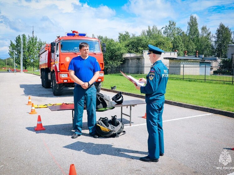Конкурс пожарных прошел в Псковской области