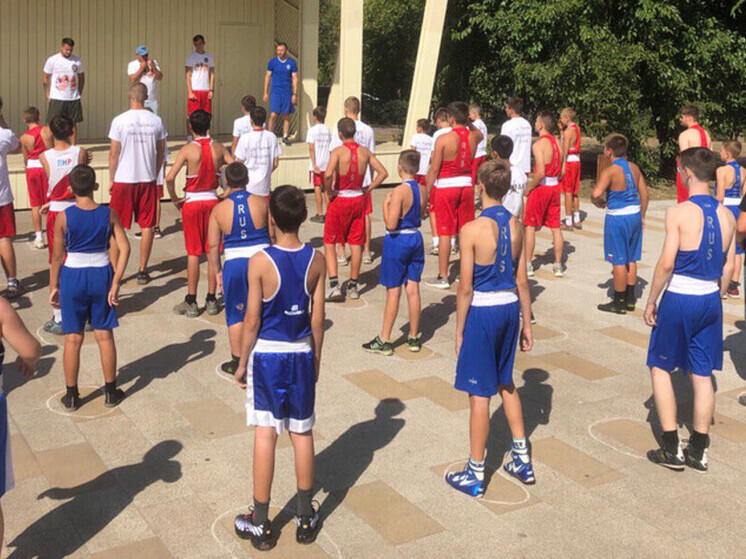 Более полусотни представителей сборной ЛНР выступают на всероссийских турнирах и первенствах по боксу