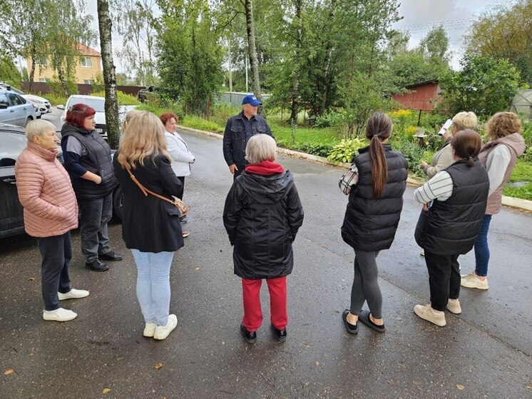 Калужане пожаловались на асфальт и захотели шлагбаум