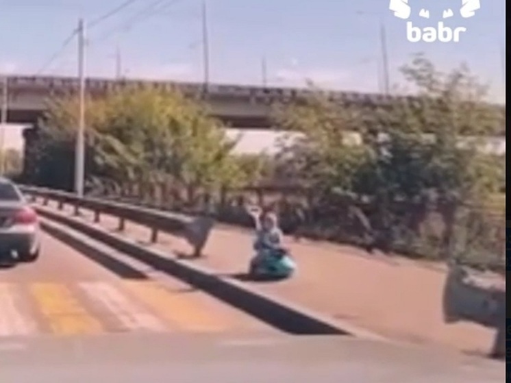 В Иркутске у дороги нашли трёхлетнего ребёнка