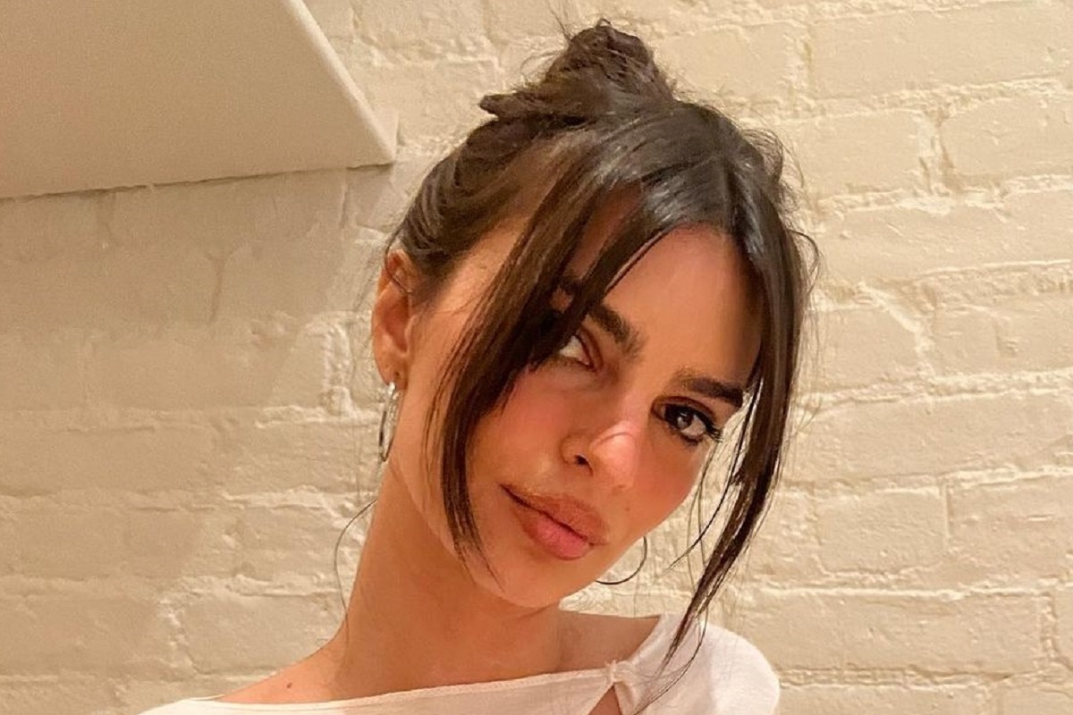 Образы модели становятся все более откровенными