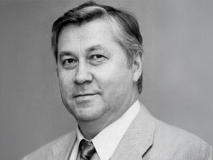 О его смерти сообщили в Мариинском театре, с которым маэстро был связан долгими годами творчества