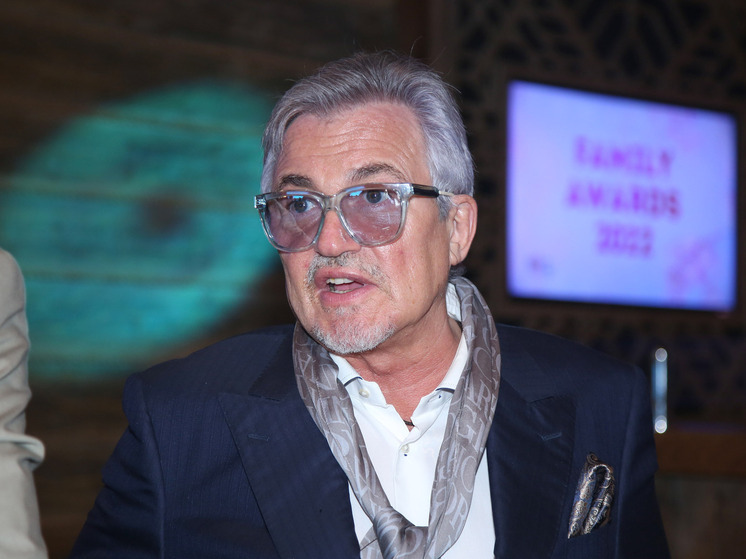 Дмитрий Дибров, готовящийся развестись со своей супругой Полиной, недавно объявил о создании нового музыкального проекта