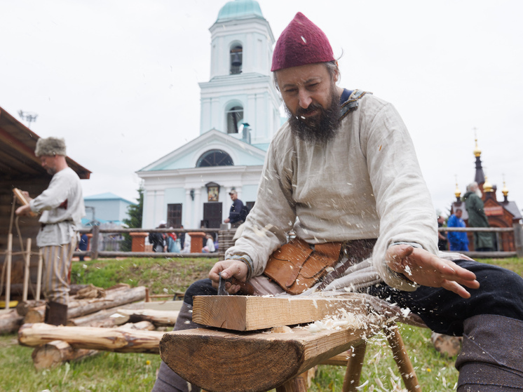 28 августа отмечают День столяра и День военного медика