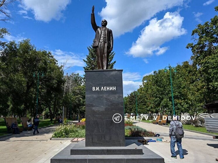 В Белгороде памятник Ленина вернули в Центральный парк