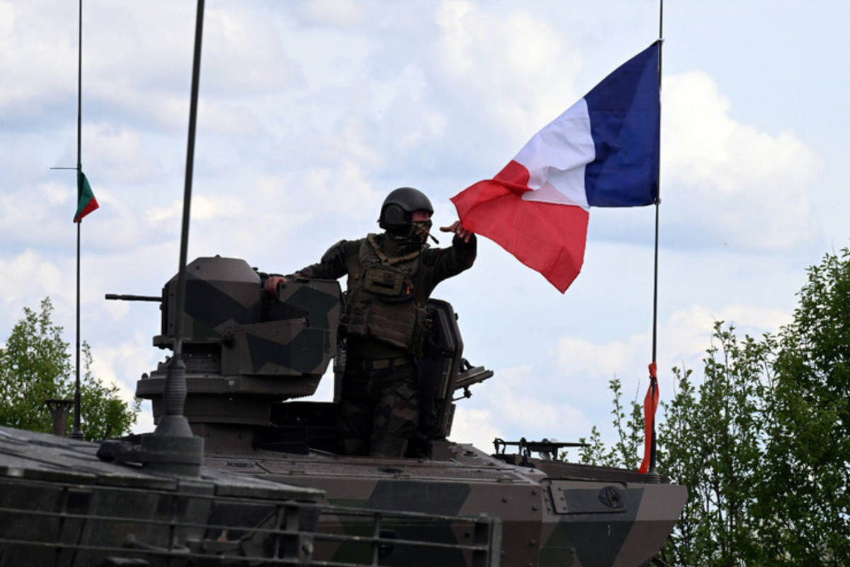 Francija pripravlja bolnišnice na morebitni vojni konflikt