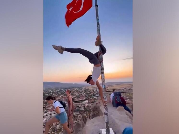 Власти Турции возбудили уголовное дело против боснийской гимнастки за «неуважение к флагу»