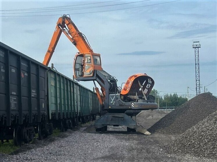На ГЖД приняли первые 20 тыс. тонн щебня для реконструкции аэропорта