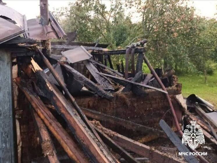 Костромские пожары: вчера вечером в Буе сгорела баня, а в Пыщуге жилой дом