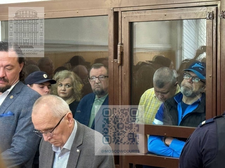 Экс-главу петербургской полиции Сергея Умнова приговорили к 12 годам колонии