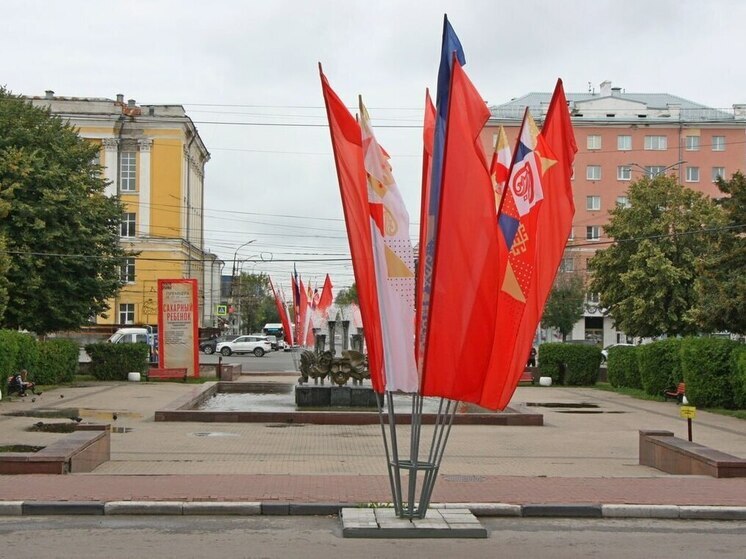 Флаги установили на площадях и в парках Рязани к 930-летию города