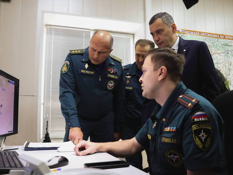 В Курске в рамках рабочей поездки побывал глава МЧС России генерал-полковник Александр Куренков