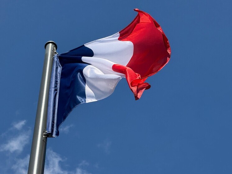 Haqqin: Франция готовится к военному конфликту в 2026 году