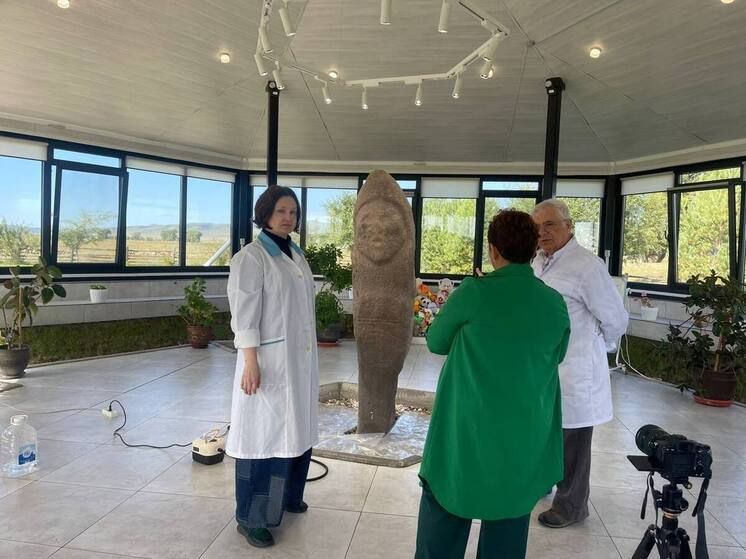 В Хакасии древнее каменное изваяние Улуг Хуртуях тас «открыло глаза»