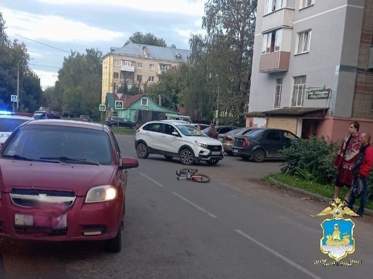 За пару дней до школы на дороге в Костроме сбит 9-летний велосипедист