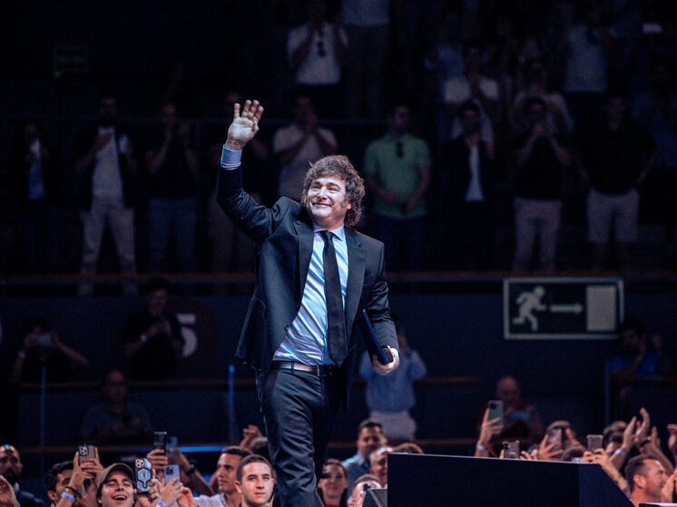 В Аргентине кортеж президента Хавьера Милея забросали камнями и бутылками