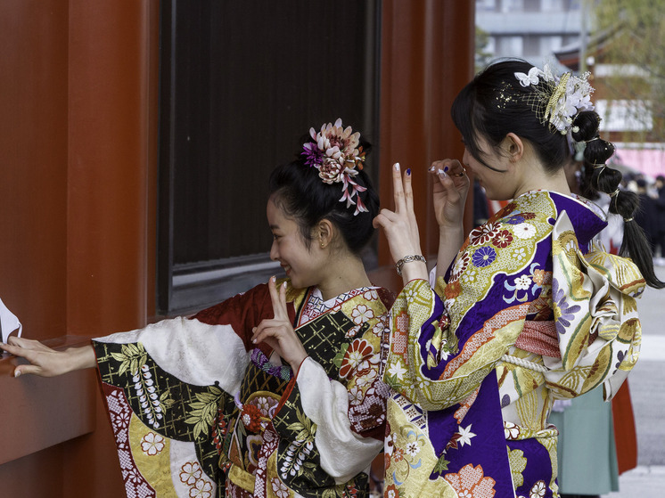 В японском городе захотели ограничить использование смартфона до 2 часов в день