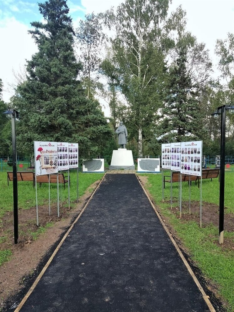 Территорию у братского захоронения благоустроили в куньинской деревне