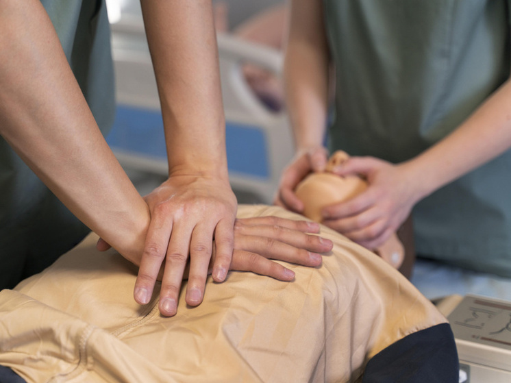 Помогать заболевшим и раненым научат жителей ДНР