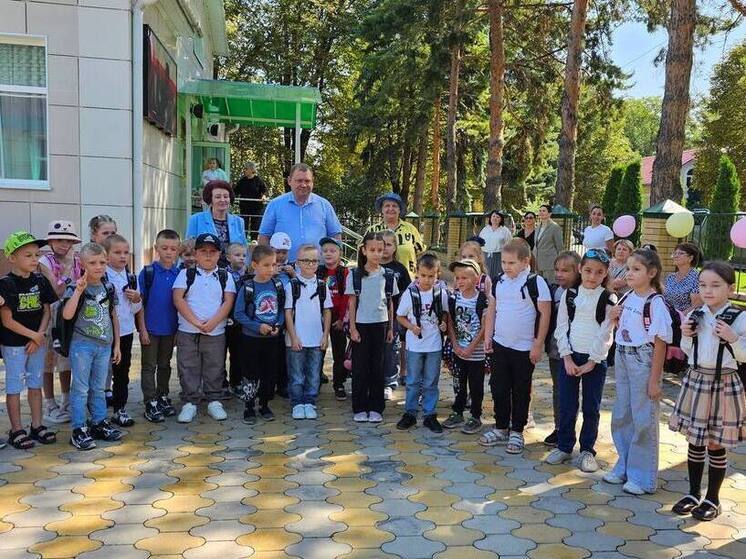 300 школьников Предгорного округа получат канцелярские принадлежности к 1 сентября