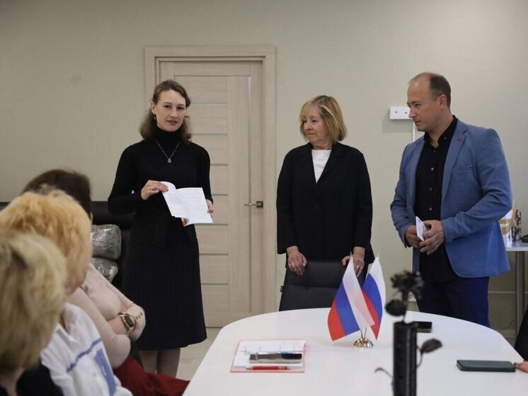 Участникам СВО передадут сборники стихотворений поэтессы из Серпухова