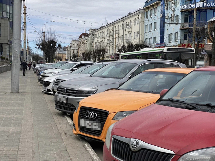 Рязанцев предупредили о штрафах за заклеенные номера на автомобиле
