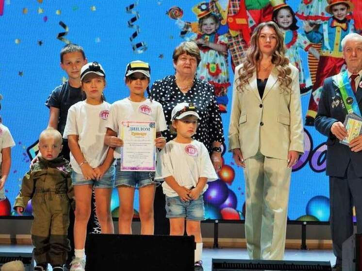 В Донецке прошел фестиваль-карнавал семей «Великое чудо семья»