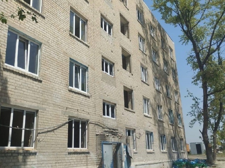 Общежитие на 350 жителей восстанавливает Ямал в поселке Донбасса