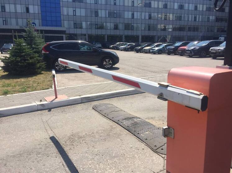 Рязанцам грозит штраф до 300 тыс. руб. за установку шлагбаума во дворе