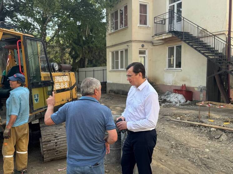 Мэр Кисловодска проверил ход строительства нового детсада на ул. Героев Медиков