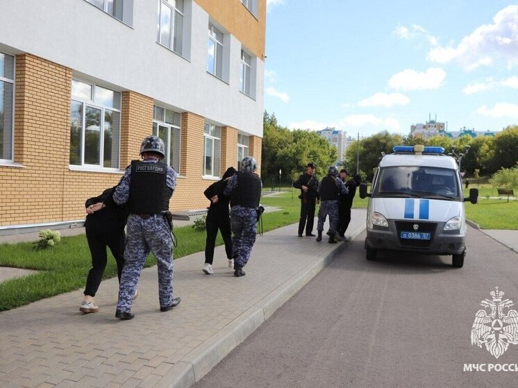 В Орле прошли антитеррористические учения в школе №53