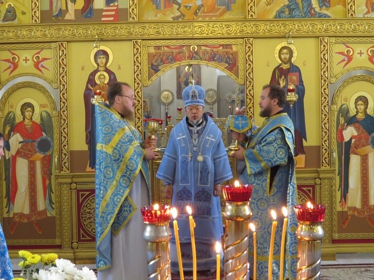 В Воскресенском кафедральном соборе г. Кызыла состоялись торжественные богослужения