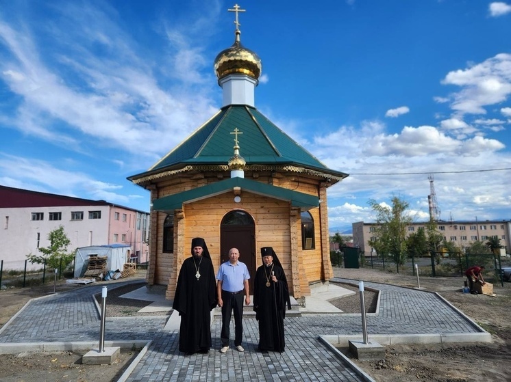  В Ак-Довураке освятили вновь построенный храм в честь благовещения пресвятой Богородицы