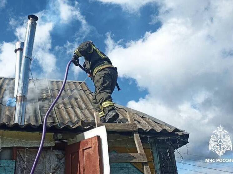 В Тверской области загорелся дом из-за неисправности дымохода