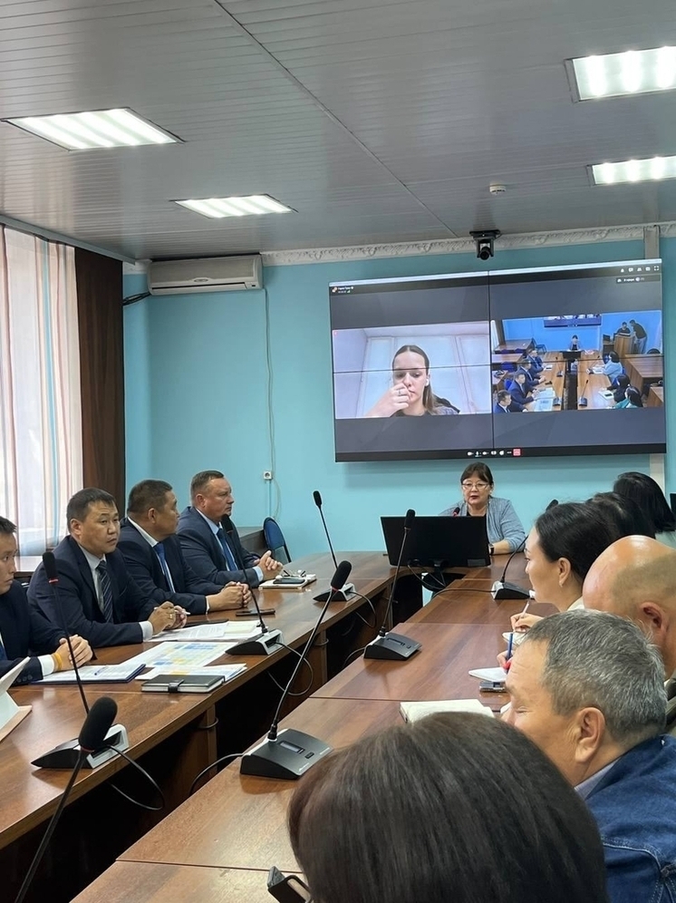 В Тувинском государственном университете состоялся семинар, организованный в рамках региональной инициативы "Герои Тувы"