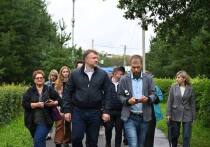 Глава Городского округа Серпухов Алексей Шимко в рамках рабочего обхода вместе с депутатом окружного Совета Валерием Кузнецовым посетил Пущино, чтобы проверить готовность города к осенне-зимнему периоду