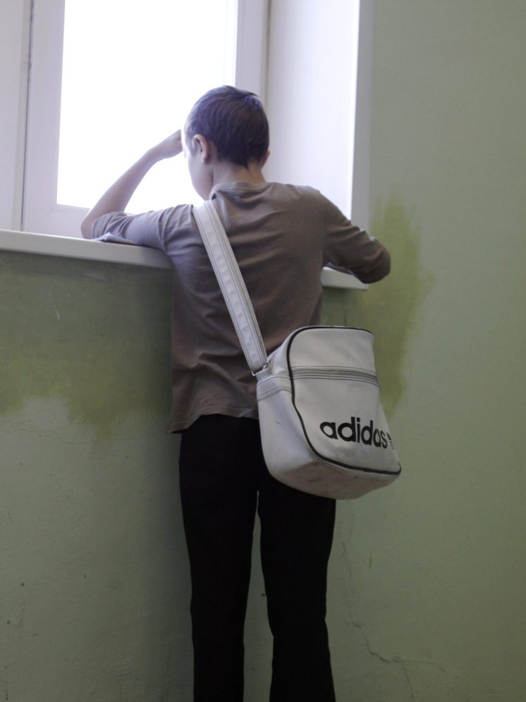 Половину детей-мигрантов не приняли в школы Санкт-Петербурга