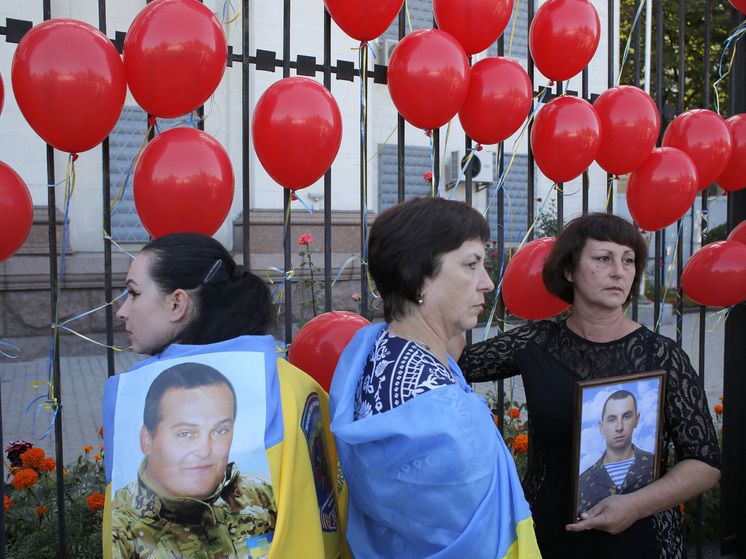 РИА: родные мобилизованных вышли на митинг в Киеве из-за издевательств в ВСУ