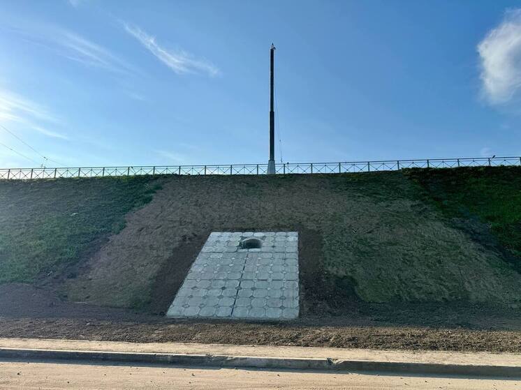 Движение по дамбе Октябрьского моста в Новосибирске восстановлено