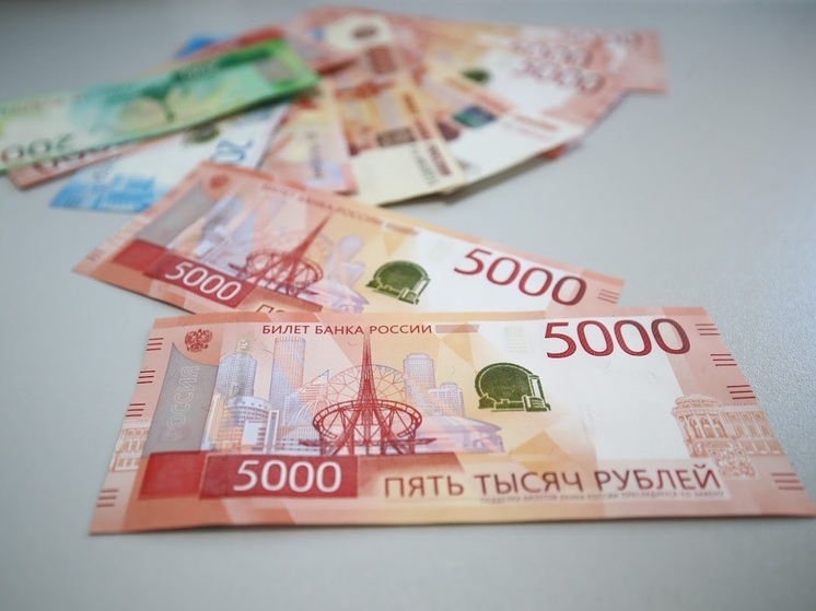 Средняя зарплата жителей Волгоградской области достигла почти 70 тысяч рублей